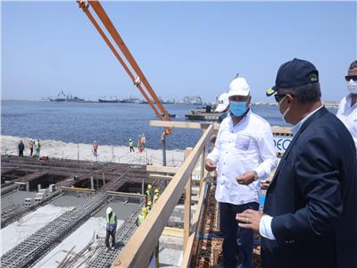 «الوزير» يتابع تنفيذ المحطة متعددة الأغراض والجراج متعدد الطوابق بميناء الإسكندرية