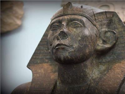 التماثيل الفرعونية