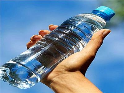 مياه الزجاجات البلاستيكية