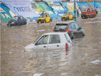 السيول تغرق شوارع الإسكندرية قبل سنوات