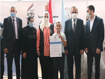 نيفين القباج وزيرة التضامن الاجتماعي ومحافظ كفر الشيخ اثناء تفعيل مبادرة "بر أمان"
