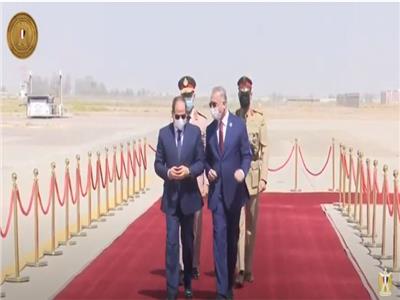 رئيس وزراء العراق يستقبل الرئيس السيسي
