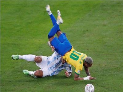 صورة من مباراة البرازيل والأرجنتين