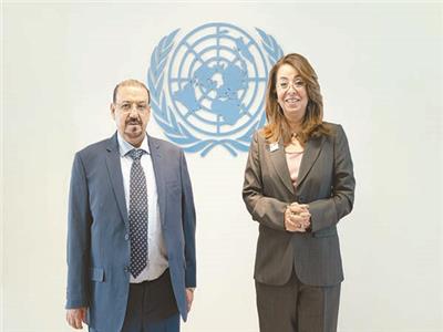 غادة والى خلال لقائها مع رئيس مجلس النواب اليمنى 
