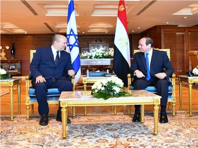 الرئيس السيسي ورئيس الوزراء الإسرائيلي نفتالي بينيت خلال اللقاء