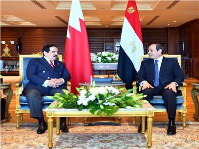 جانب من اجتماع الرئيس عبد الفتاح السيسي مع ملك البحرين 
