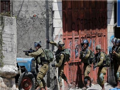 قوات الاحتلال تتخفى في «عربة خضار» لاختطاف شاب فلسطيني