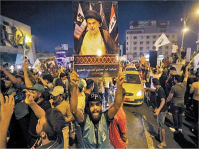 أنصار التيار الصدرى يحتفلون بالفوز فى بغداد  بعد ظهور النتائج الأولية