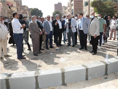  محافظ  بني سويف يتفقد أعمال تطوير شارع طراد النيل بالواسطى 