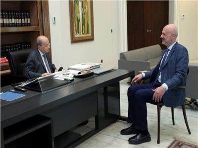 الرئيس اللبناني ميشال عون ووزير الداخلية بسام مولوي