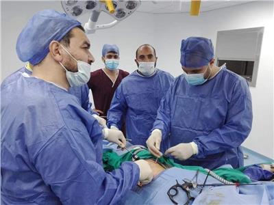 أطباء جامعة الأزهر يوقعون الكشف الطبي على 1600 مواطن 