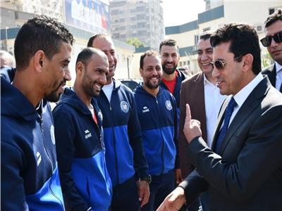 وزير الرياضة يشهد ختام دور المجموعات من دوري الوزارات
