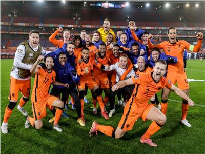 فرحة لاعبي هولندا بعد التأهل للمونديال