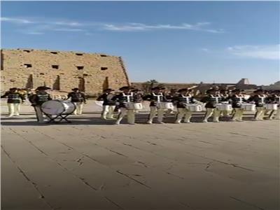 الموسيقى العسكرية الفرعونية تستقبل السياح 