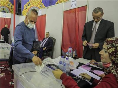 أحمد موسى يدلي بصوته في انتخابات الأهلي 
