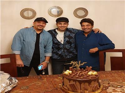 هشام عباس وهيثم نبيل يحتفلان بعيد ميلاد النجم حميد الشاعري