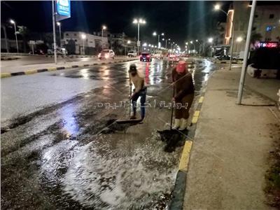 سقوط امطار علي محافظة دمياط والدفع بسيارات الشفط
