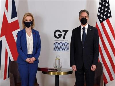 وزير الخارجية الأمريكي أنتوني بلينكن مع نظيرته البريطانية ليز تروس
