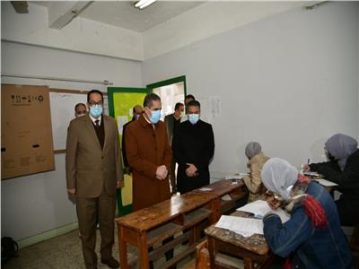 الدكتور طارق رحمي محافظ الغربية يتابع أداء الطلاب لامتحانات نصف العام بمدارس المحلة الكبرى