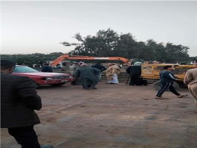 حادث انقلاب سيارة ربع نقل في النيل بمعدية القطا