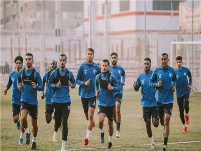 تدريبات لاعبي الفريق الأول لكرة القدم بنادي الزمالك