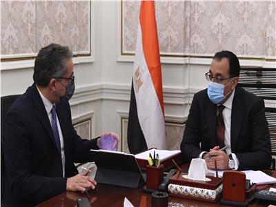 استعراض موقف المشروعات الجاهزة للافتتاح