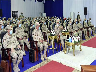 قادة القوات المسلحة خلال متابعة المشروع