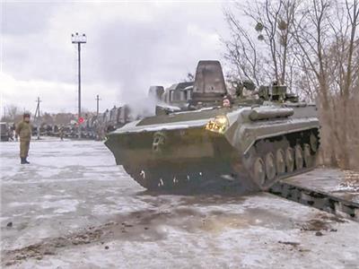 صورة نشرتها وزارة الدفاع الروسية عن دباباتها فى بيلاروسيا