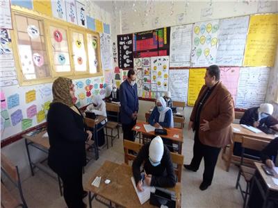 محافظ شمال سيناء يتفقد لجان امتحانات
