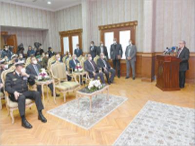 جانب من جولة وزير الإنتاج الحربى بمصنع «100 الحربى»