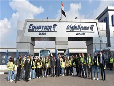 وفد جامعة السوربون أثناء زيارة مصر للطيران 