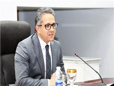 وزير السياحة والآثار د.خالد العناني