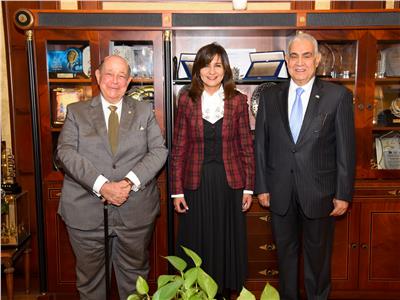 وزيرة الهجرة تلتقي وفدًا من جمعية رجال الأعمال المصريين