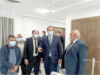 الدكتور أحمد السبكى رئيس الهيئة العامة للرعاية الصحية خلال تفقده مستشفى «فايد التخصصى»