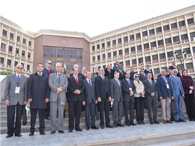 المجلس الأعلى لشئون خدمة المجتمع وتنمية البيئة الأولي في جامعة أسيوط لأول مرة