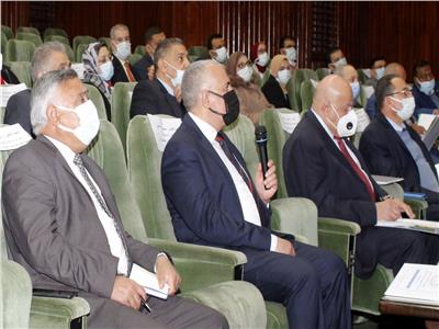 إجتماعاً برئاسة الدكتور محمد عبد العاطي وزير الموارد المائية