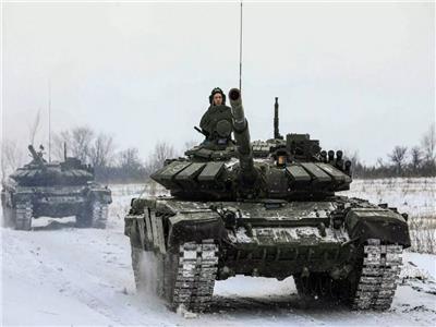 آليات عسكرية روسية تدخل أوكرانيا