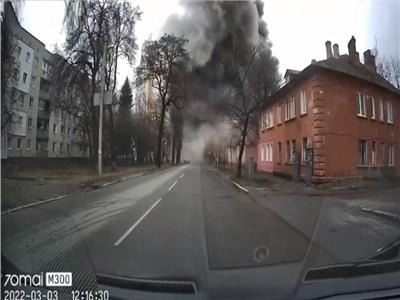 لحظة انفجار هائل يهز مدينة «تشيرنيهيف» الأوكرانية