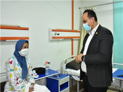 أحمد السبكي، يزور الممرضة "جهاد سيد النوبي"