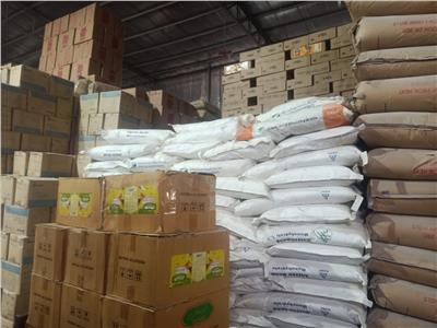  ضبط ١٠٢ طن مواد غذائية خلال حملات مكثفة  على الأسواق بالبحيرة