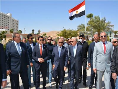 وزيرا التنمية المحلية والشباب ومحافظ جنوب سيناء يتفقدون منفذ طابا البري
