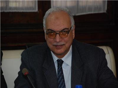 الدكتور عباس الشناوي، رئيس قطاع الخدمات الزراعية والمتابعة