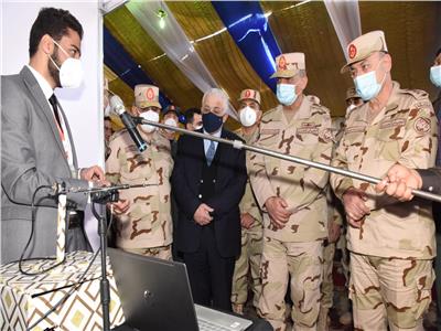 وزير الدفاع يشهد احتفالية مسابقة الابتكارات العلمية بكلية الدفاع الجوي