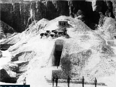 موقع مقبرة توت عنخ آمون وسط الصحراء