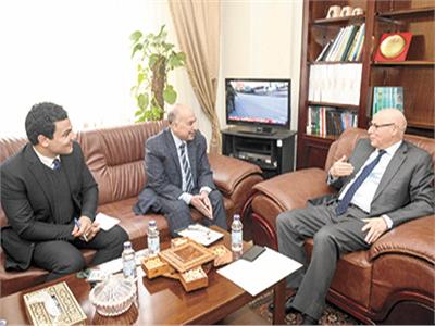 السفير أحمد رشيد خلال حواره مع «الأخبار»