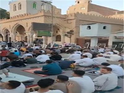 الآلاف يؤدون صلاة عيد الفطر في 3302 مسجدًا و 11 ساحة بقنا