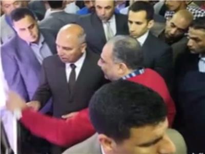 كامل الوزير يصل محطة مصر برمسيس ويتفقد ماكينات التذاكر الجديدة 