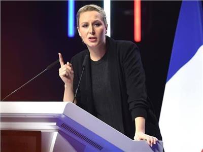 السياسية الفرنسية ماريون مارشال وابنة شقيقة مرشحة الرئاسة الفرنسية الخاسرة