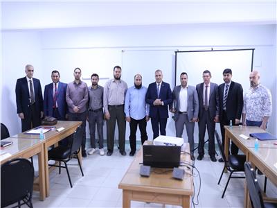 رئيس جامعة الأزهر يتفقد الدورة التدريبية  للهيئة المعاونة بمختلف كليات الجامعة