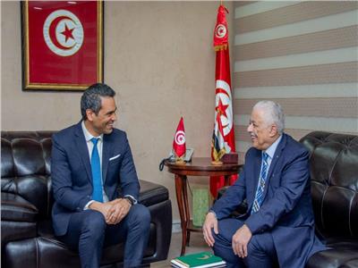 الدكتور طارق شوقي يلتقي السيد نصر الدين نصيبي وزير التشغيل التونسي